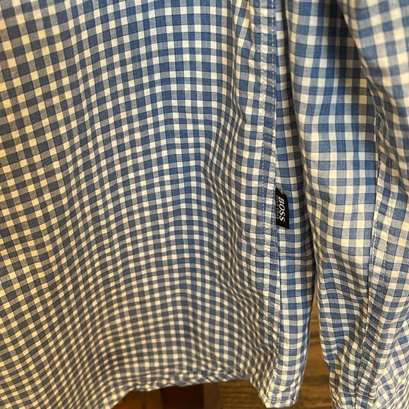 BOSS Hugo Boss Men’s Slim Fit Dress Shirt size L checkered Blue and white. - Picture 4 of 4